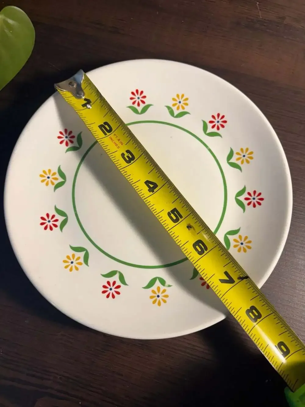 Vintage International Stoneware Luv Me Pattern 8.5-Inch Salad Plate
